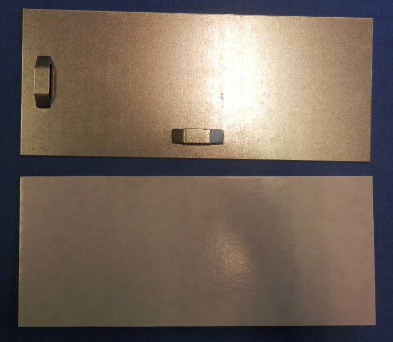 Aufhängeblech 10x24 cm mit zwei Ösen (selbstklebend)
