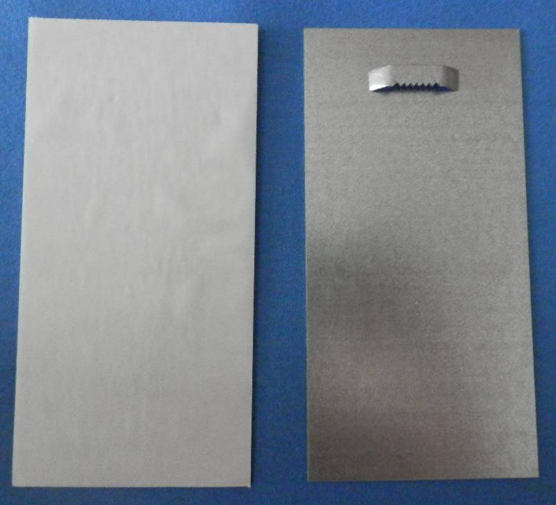 Aufhängeblech 10x20 cm mit gezahnten Öse (selbstklebend)