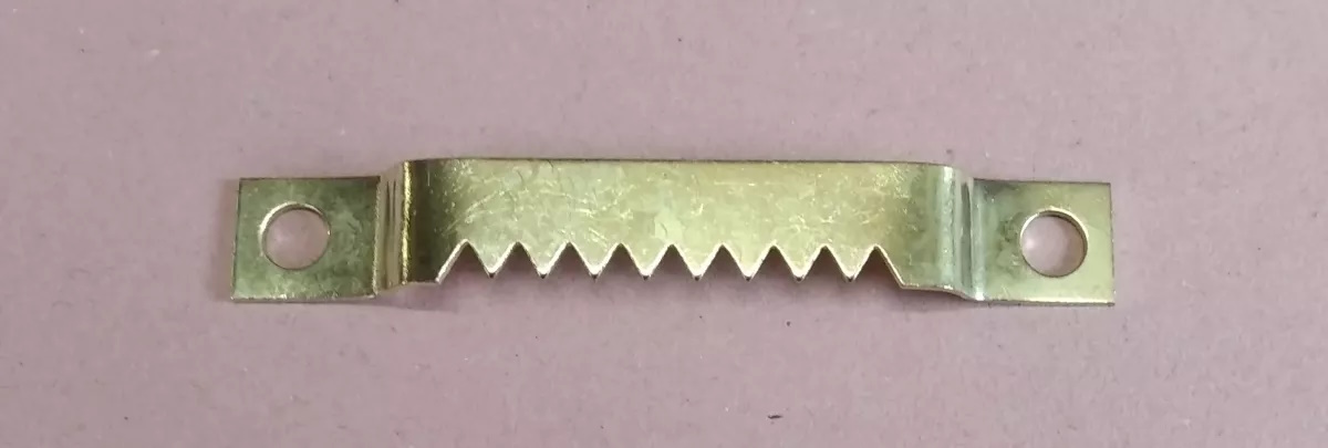 Art 218/A  - Zackenaufhänger für Schrauben /100 Stc